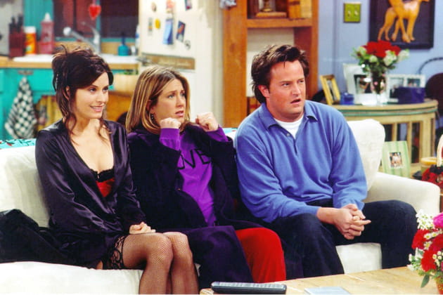 Courteney Cox, Jennifer Aniston et Matthew Perry dans Friends