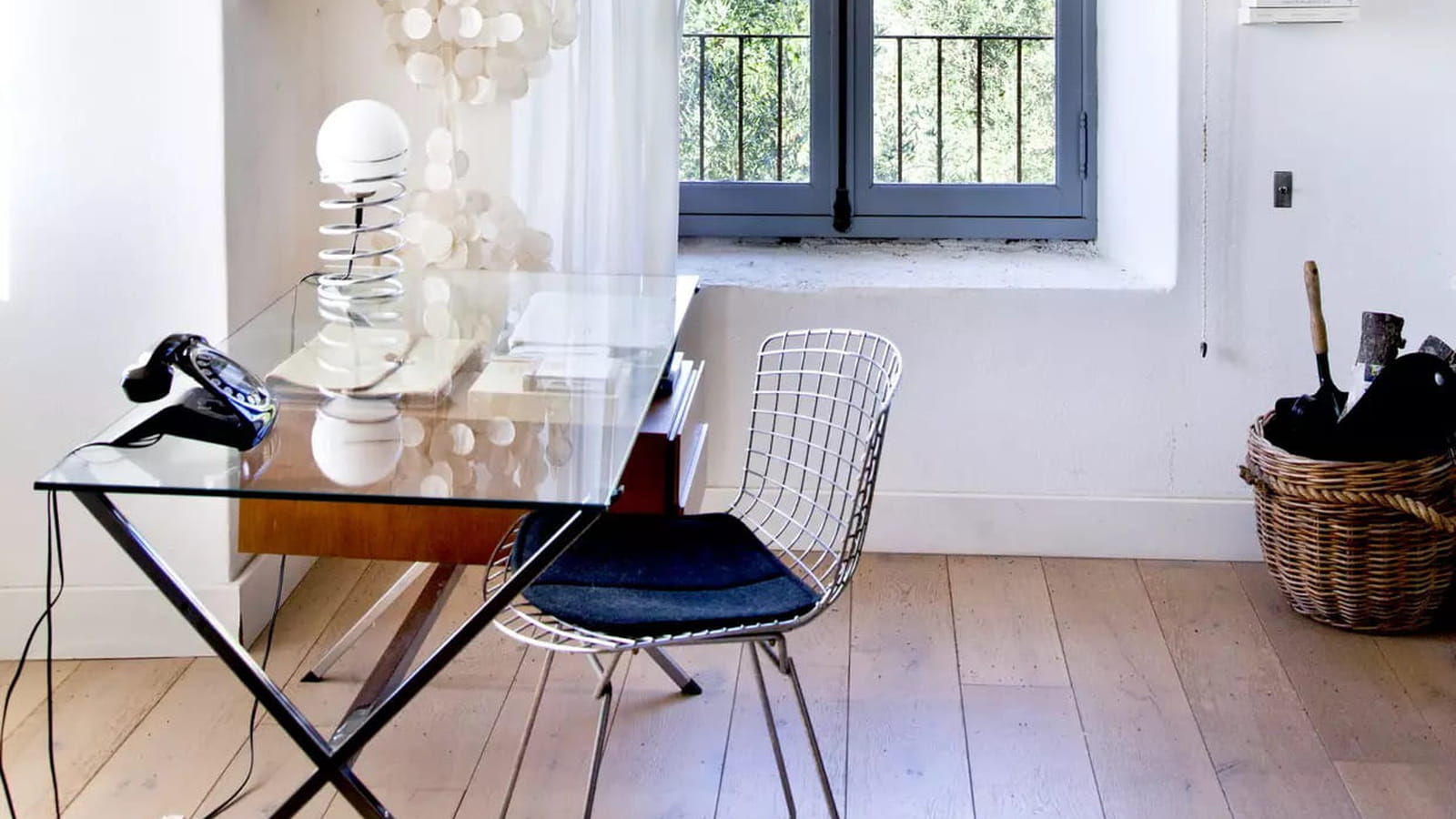 Bureau design 