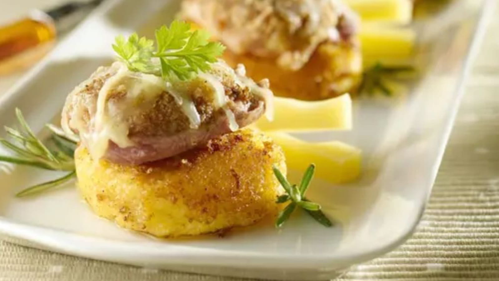 Croustillant de filet mignon sur lit de polenta