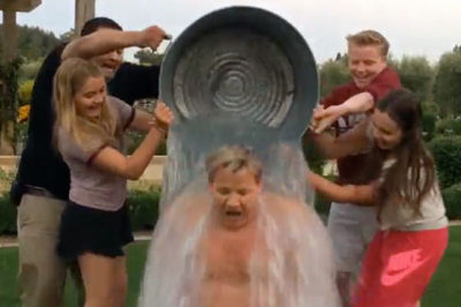 Ice Bucket Challenge : Gordon Ramsay prend l'eau