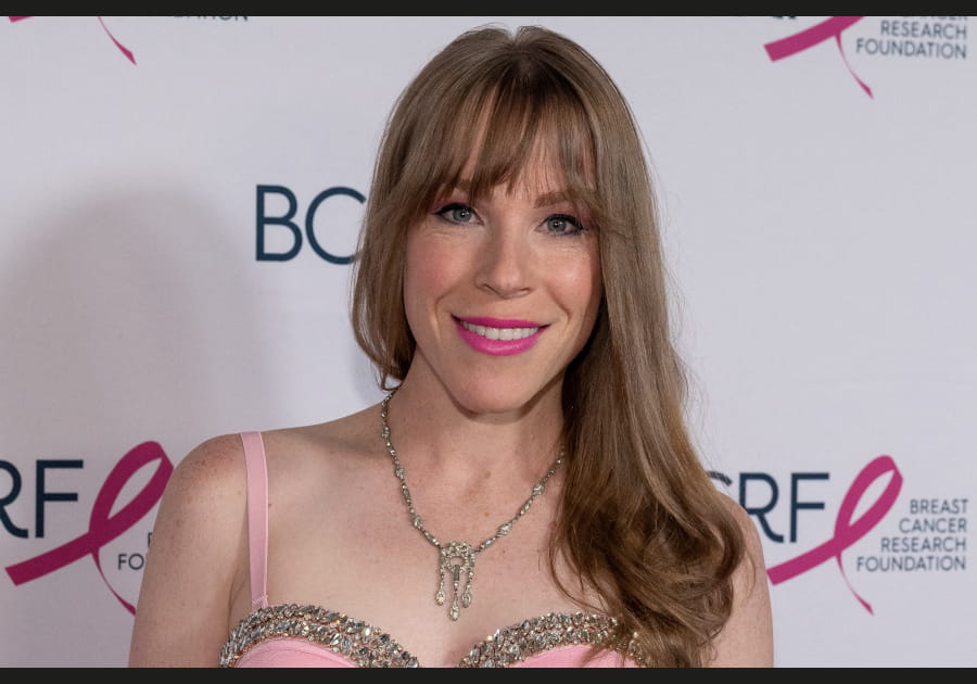 Flop&nbsp;: la bouche flashy d'Emma Myles