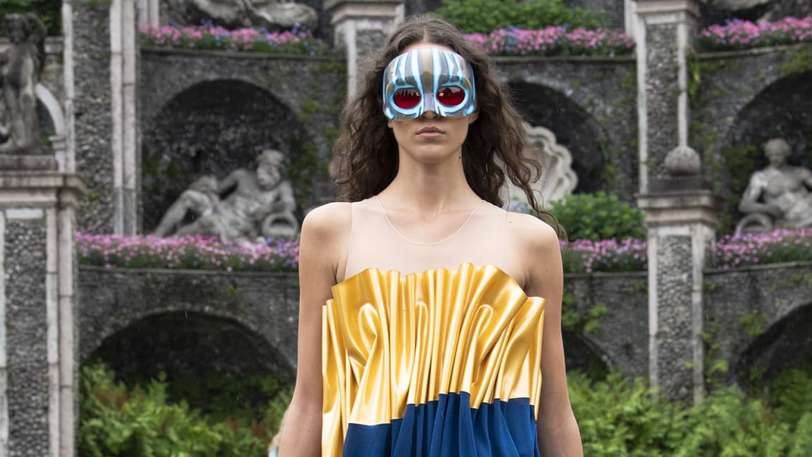 Look 19