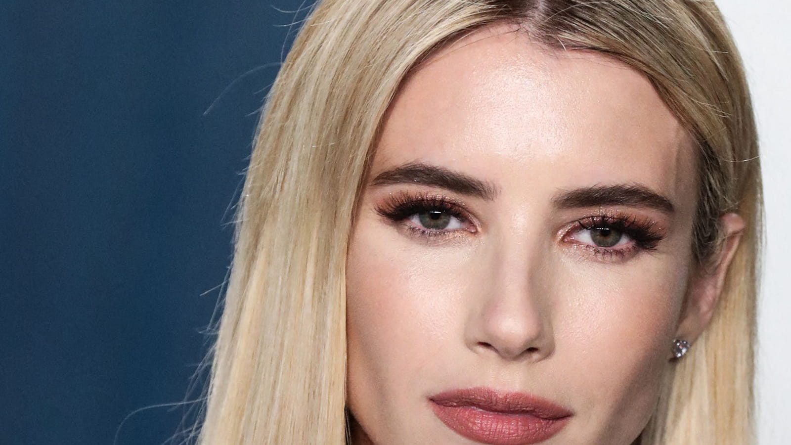 Emma Roberts en blonde