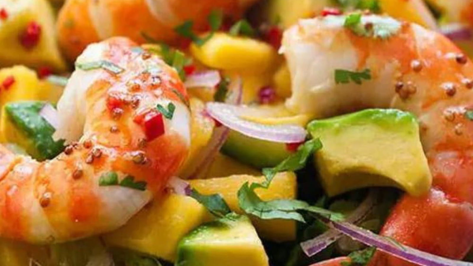 Salade de crevettes, avocat et tomate