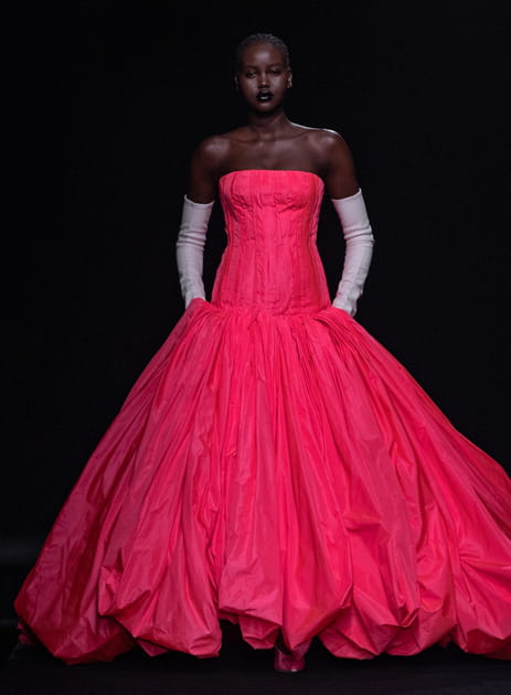 Look 84&nbsp;du d&eacute;fil&eacute; Valentino