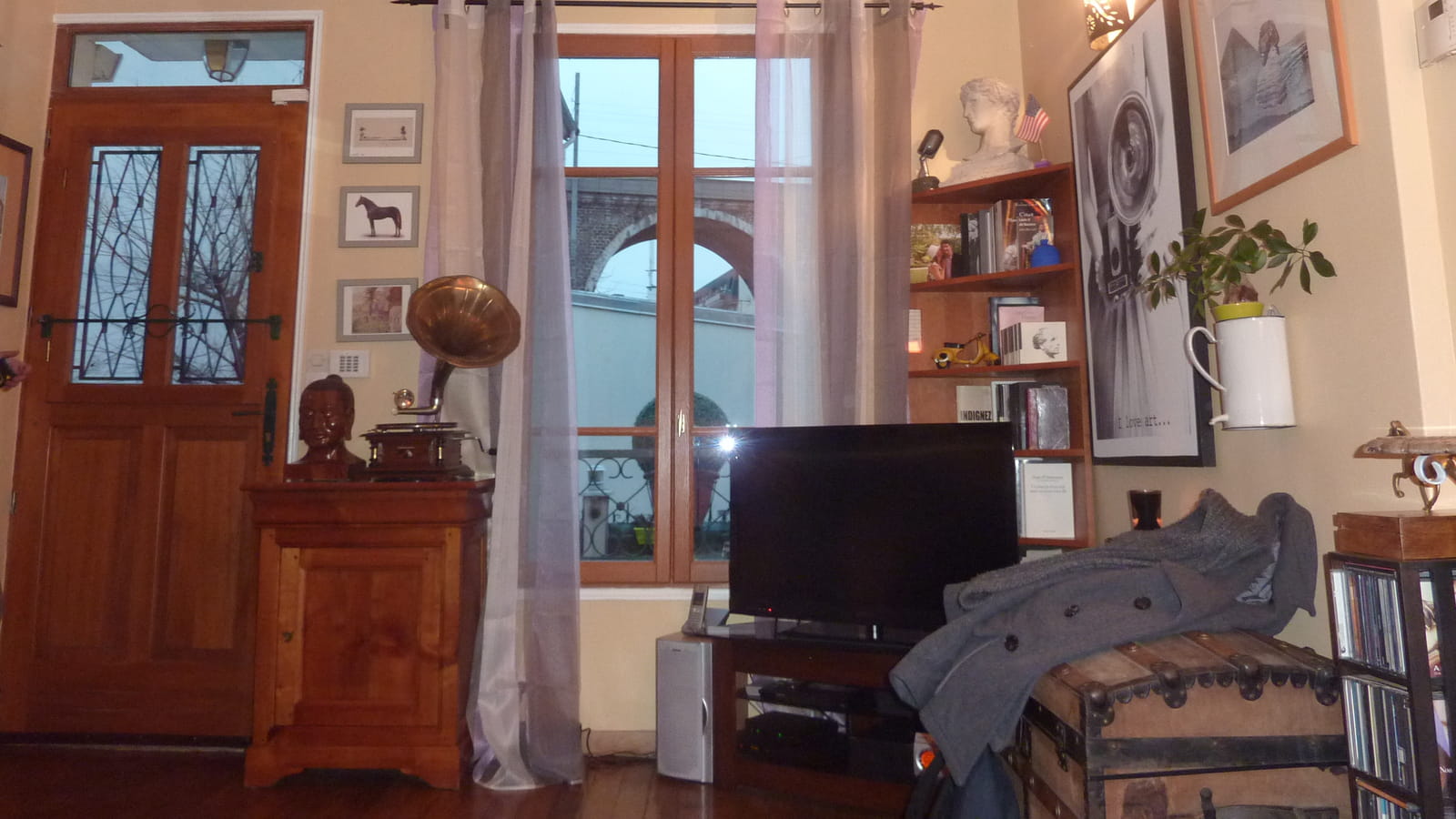 Entrée et salon avant 