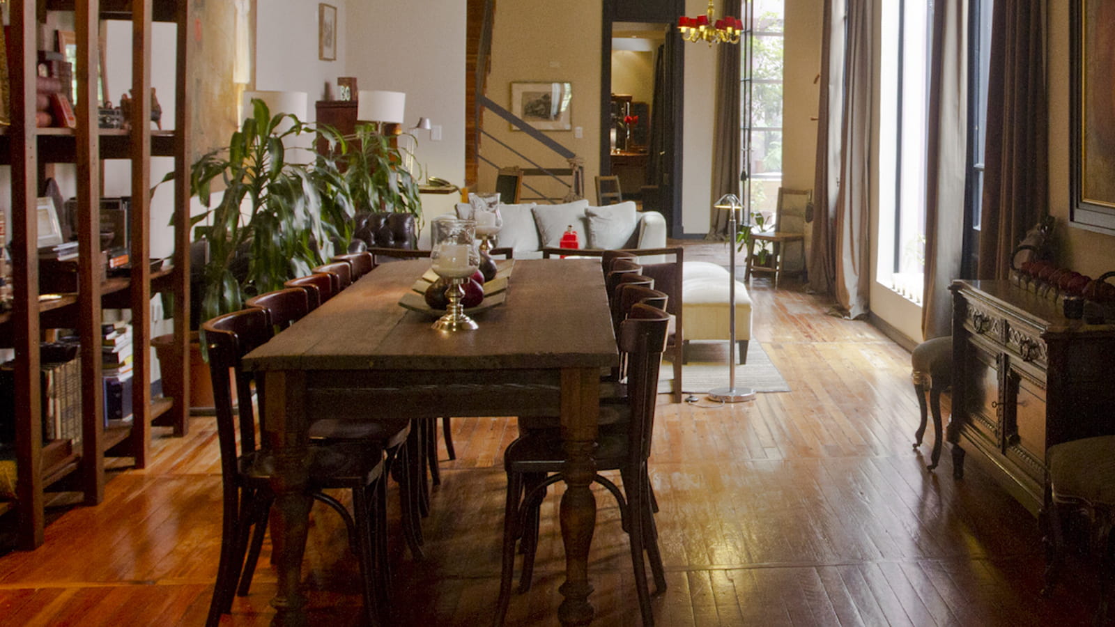 Table et chaises de bistrot