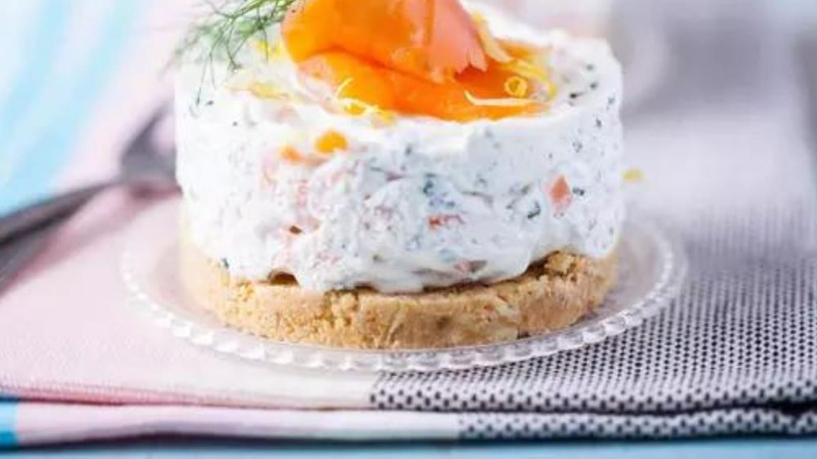 Cheesecake au chèvre doux et frais et à la truite fumée