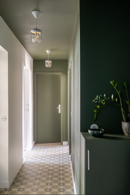 Apr&egrave;s&nbsp;: une entr&eacute;e styl&eacute;e avec des rangements