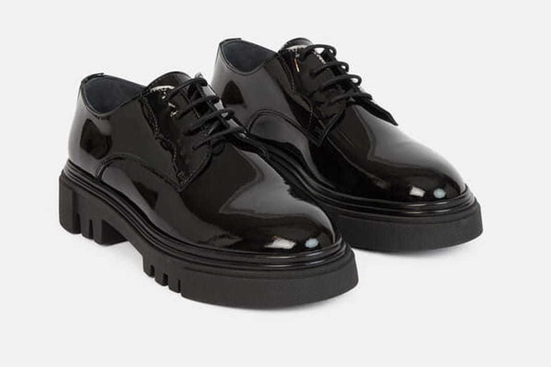 Derbies Noires Galeries Lafayette – Taille 37, Cuir, Jamais Portées !