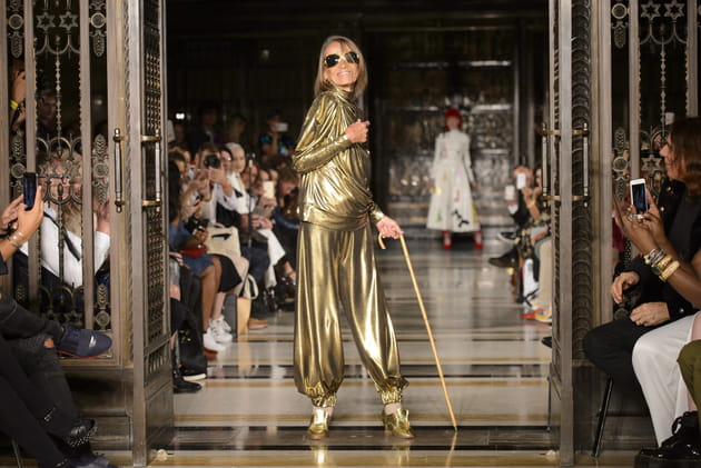 Elle défile pour Pam Hogg à l'âge de 72 ans