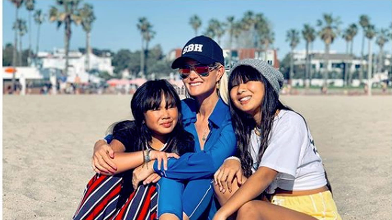 Laeticia, Jade et Joy Hallyday