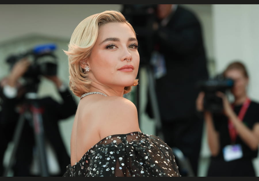 Le carr&eacute; chic de Florence Pugh