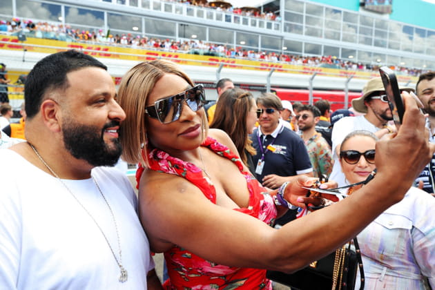 Serena Williams prend un selfie avec DJ Khaled