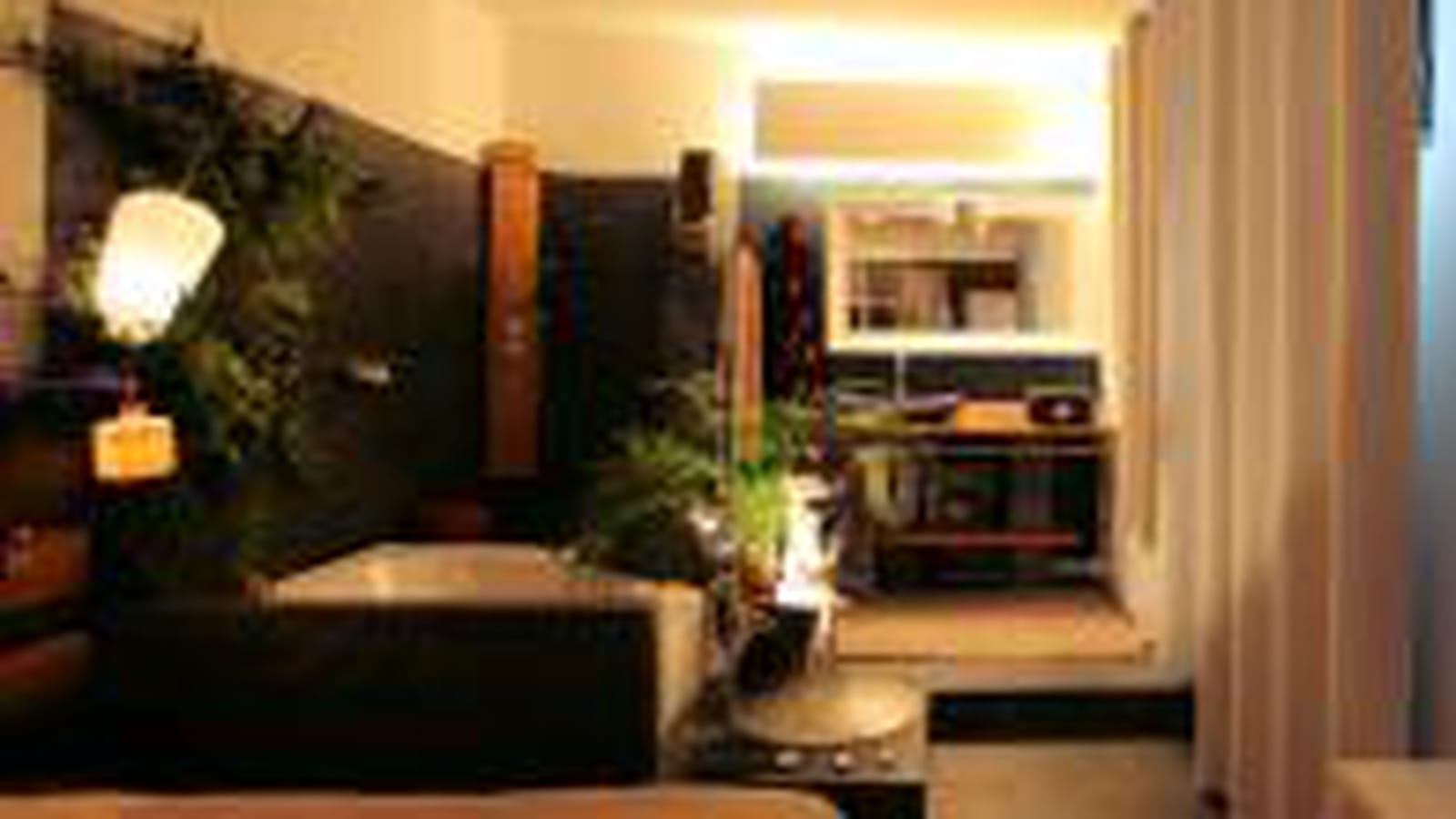 Ouverte sur la chambre