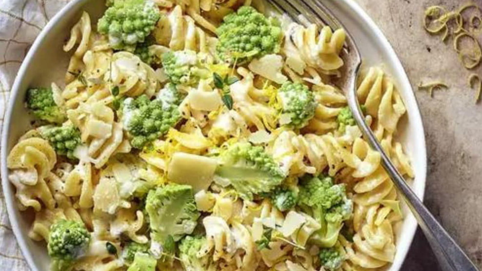 Pâtes au chou romanesco et citron