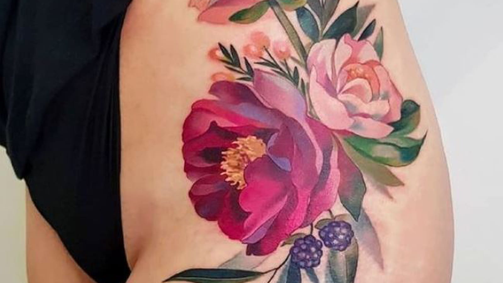 Fleurs aquarelle sur la hanche