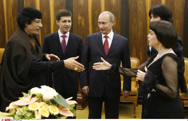 R&eacute;union au sommet et politiquement surprenante avec Poutine et Kadhafi