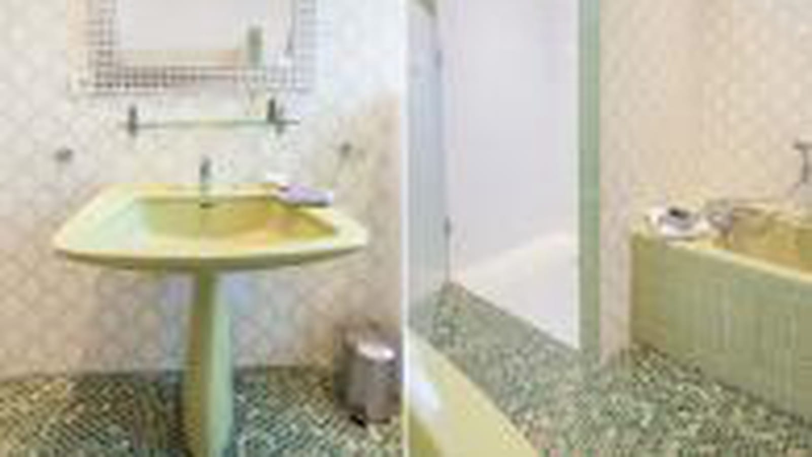 Salle de bains vert d'eau