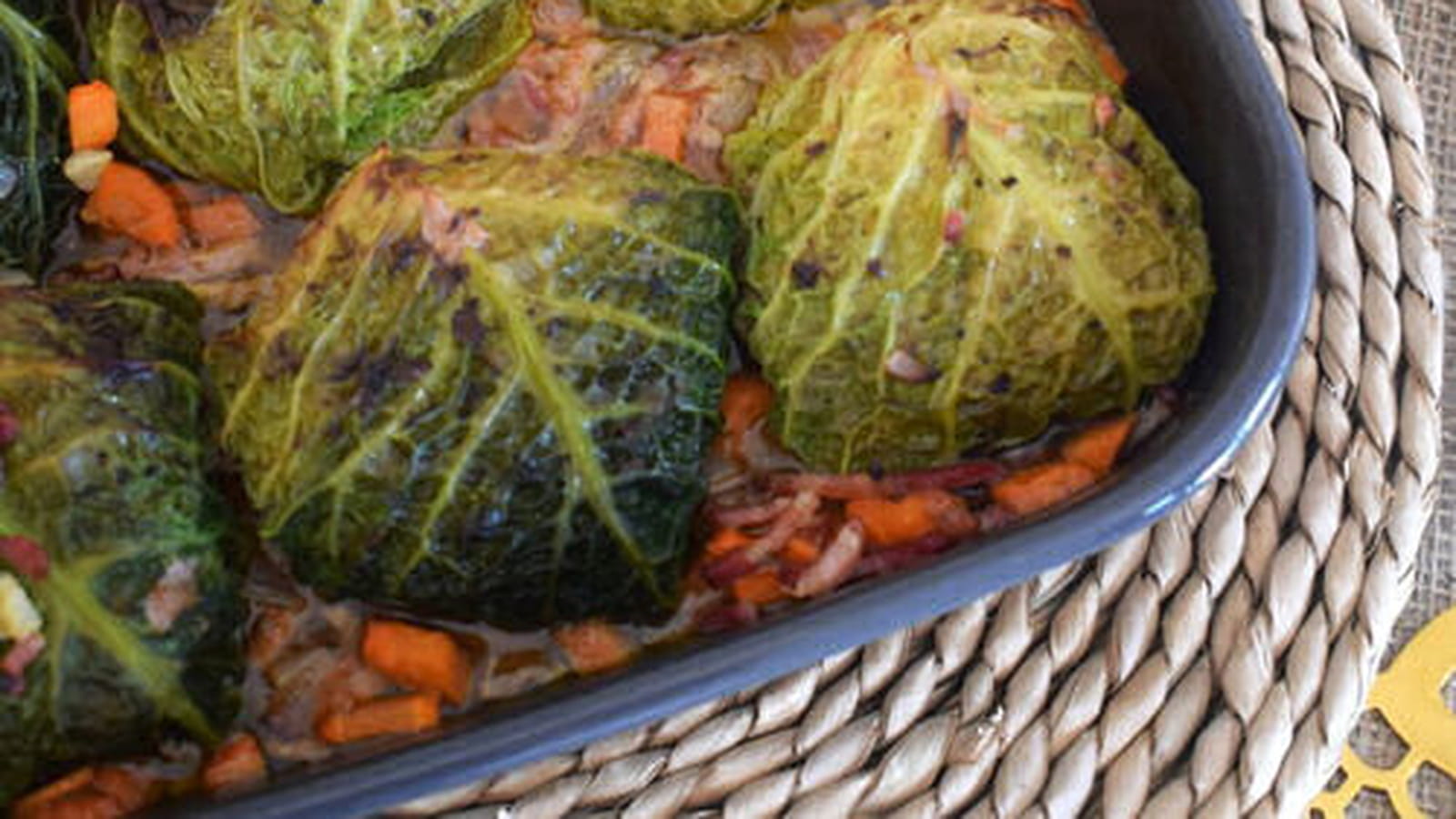 Chou farci au confit de canard