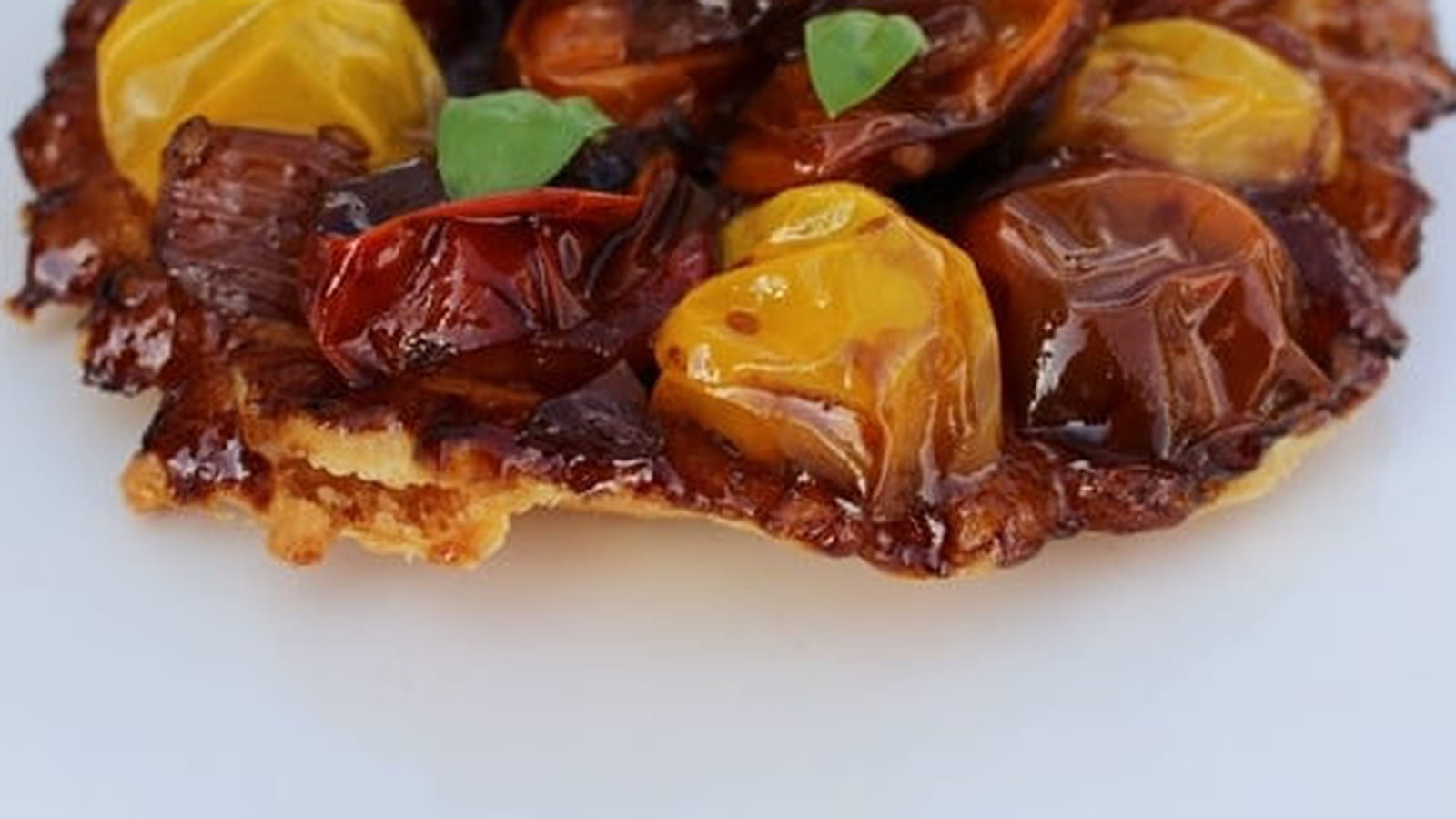 Tarte tatin de tomates et oignons de Roscoff
