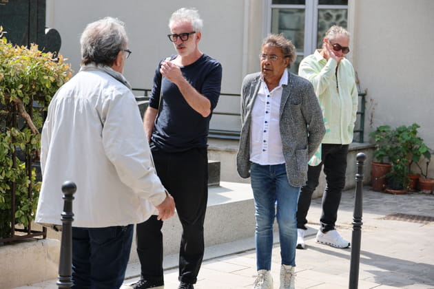 Laurent Voulzy et Vincent Delerm, aper&ccedil;us aux obs&egrave;ques de Fran&ccedil;oise Coquet