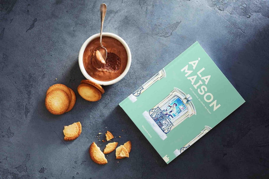 "À la maison" : le livre solidaire de recettes élaborées par des grands chefs