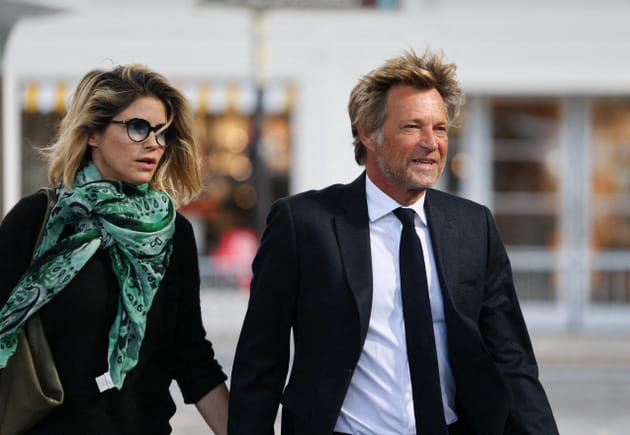 Laurent Delahousse accompagn&eacute; d'Alice Taglioni aux obs&egrave;ques de Nicolas Altmayer