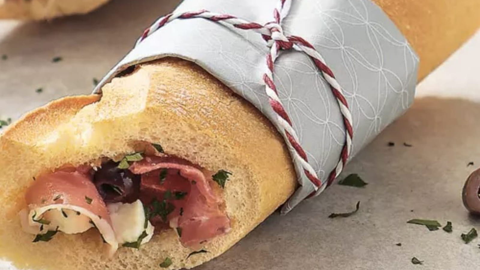 Sandwich tomates, mozzarella et jambon de Parme