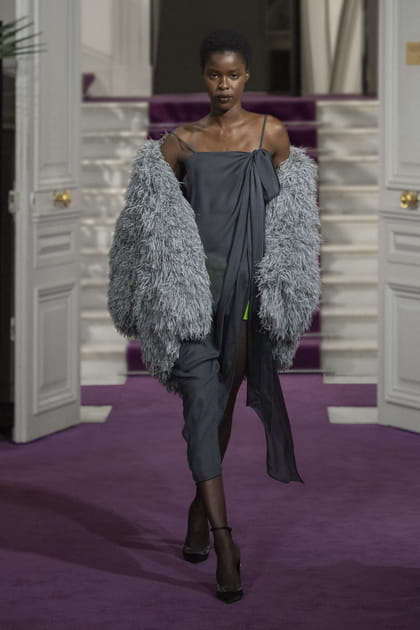 Look 11&nbsp;du d&eacute;fil&eacute; Valentino haute couture printemps-&eacute;t&eacute; 2024