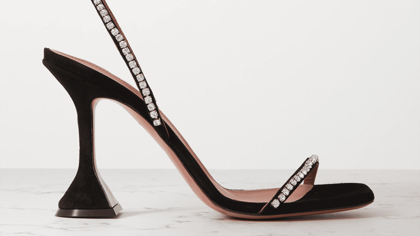 Escarpins Amina Muaddi sur Net-a-Porter
