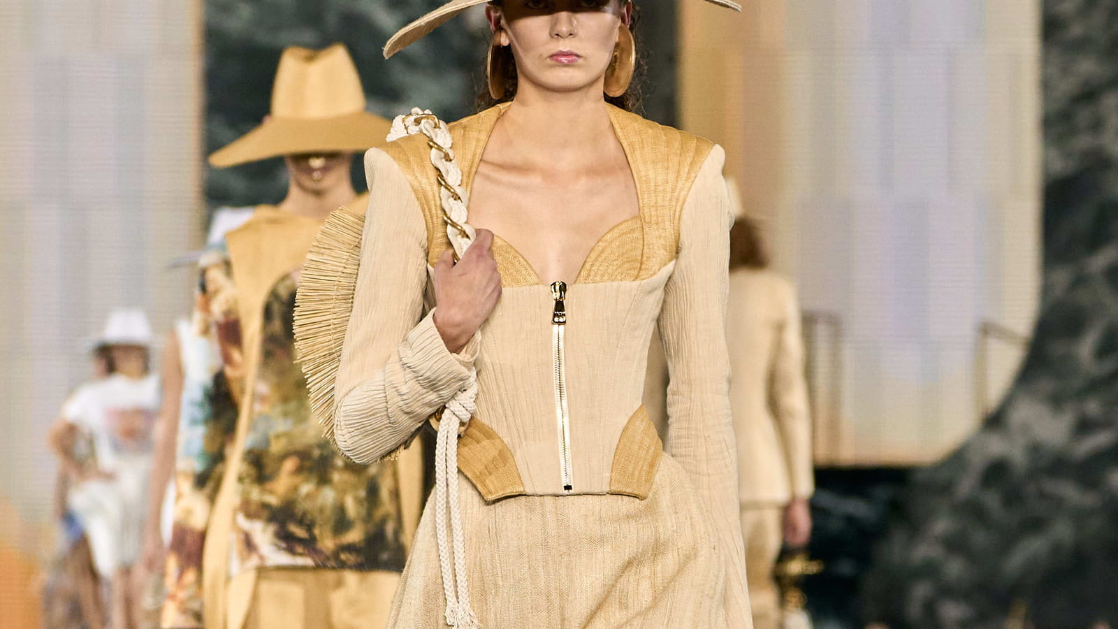 Look 9