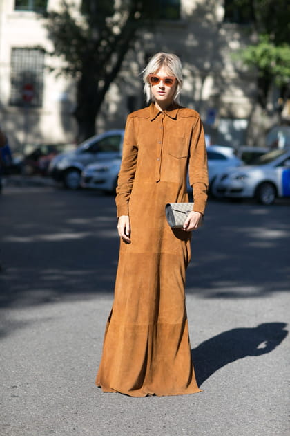 Street style &agrave; Milan : la robe XXL en daim