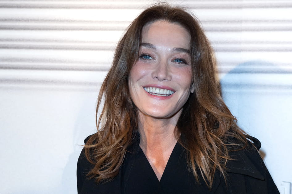 Carla Bruni, canon avec ses yeux champagne