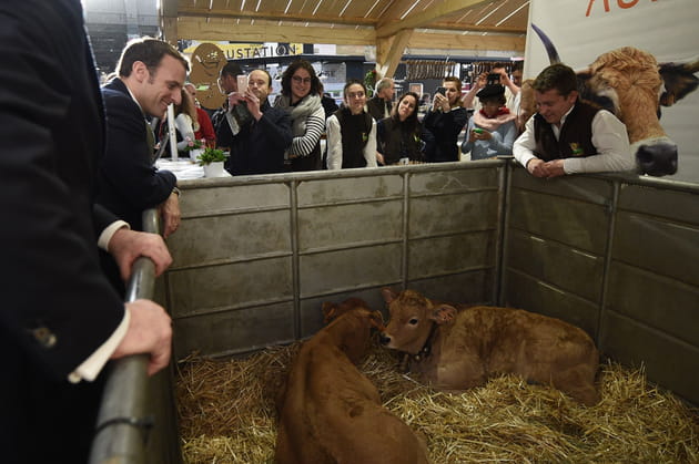 Emmanuel Macron, vachement content d'&ecirc;tre l&agrave;