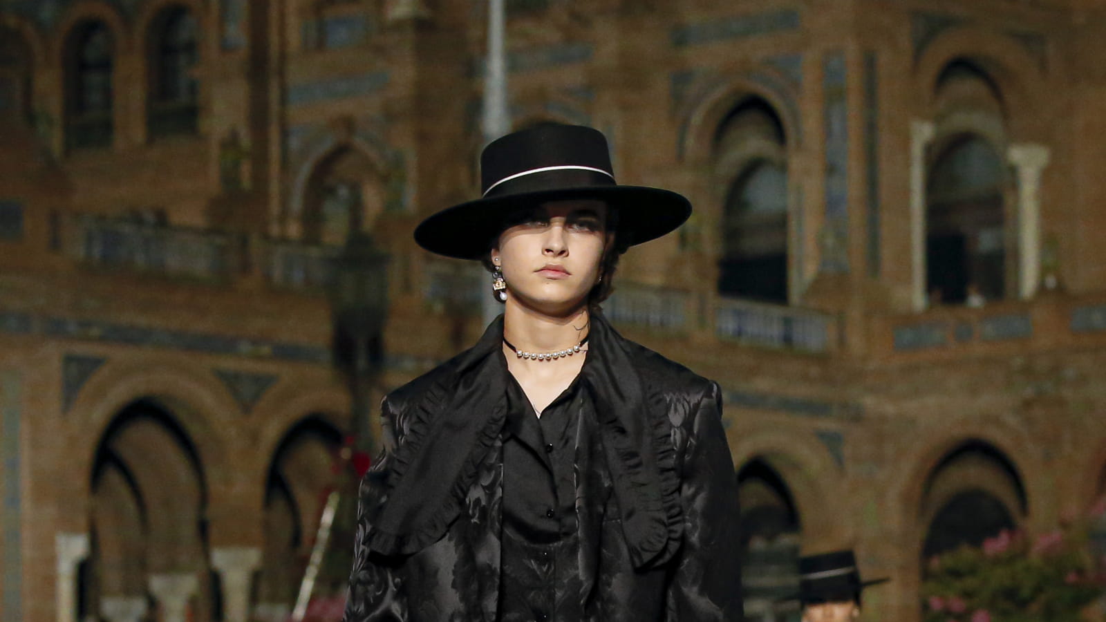 Look 32