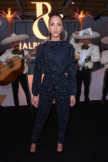 No&eacute;mie Lenoir au d&eacute;fil&eacute; Ralph & Russo