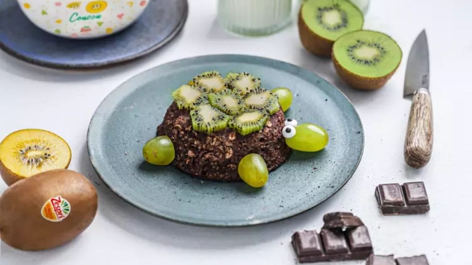 Kiwi bowl cake