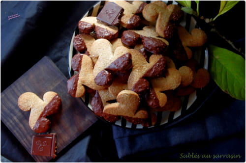 Biscuits sablés à la farine de sarrasin et au chocolat