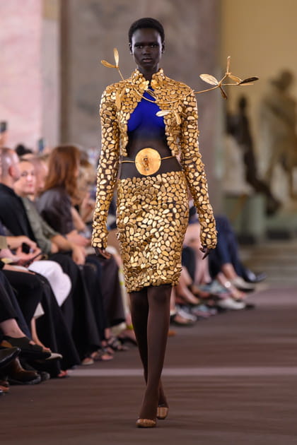 Look 23&nbsp;du d&eacute;fil&eacute; Schiaparelli haute couture automne-hiver 2023-2024