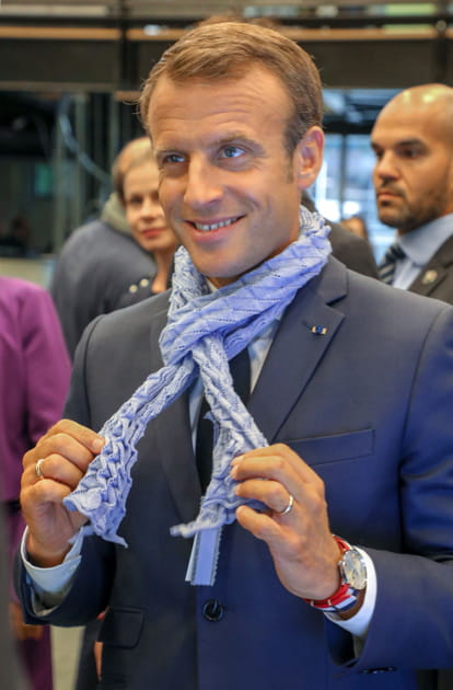 Une &eacute;charpe &agrave; faire palir Christophe Barbier de jalousie