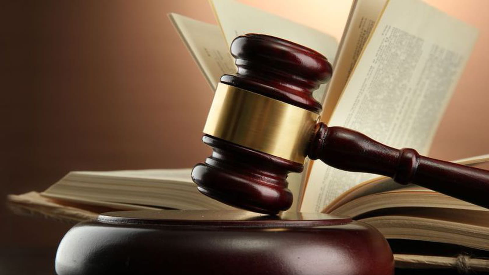 Dans un tribunal