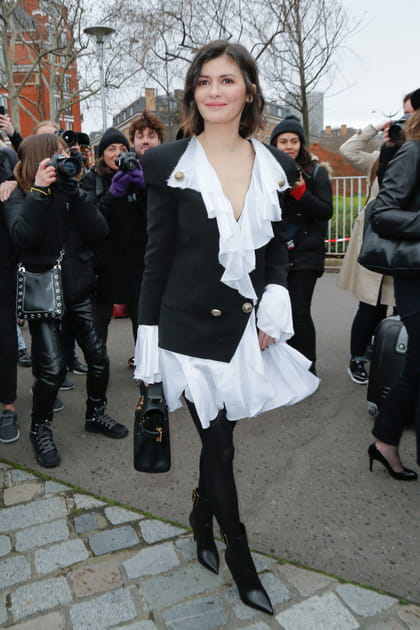 Apr&egrave;s&nbsp;: Audrey Tautou &agrave; 44&nbsp;ans en chemisier blanc &agrave; volants et blazer