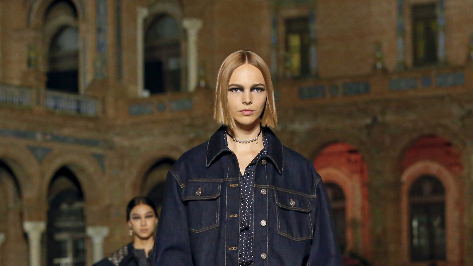 Look 54