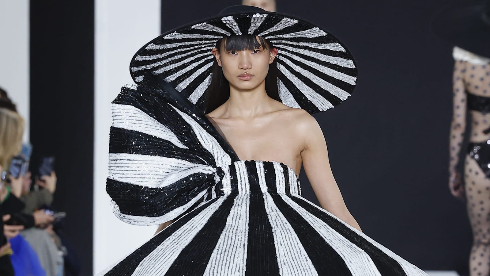 Look 32