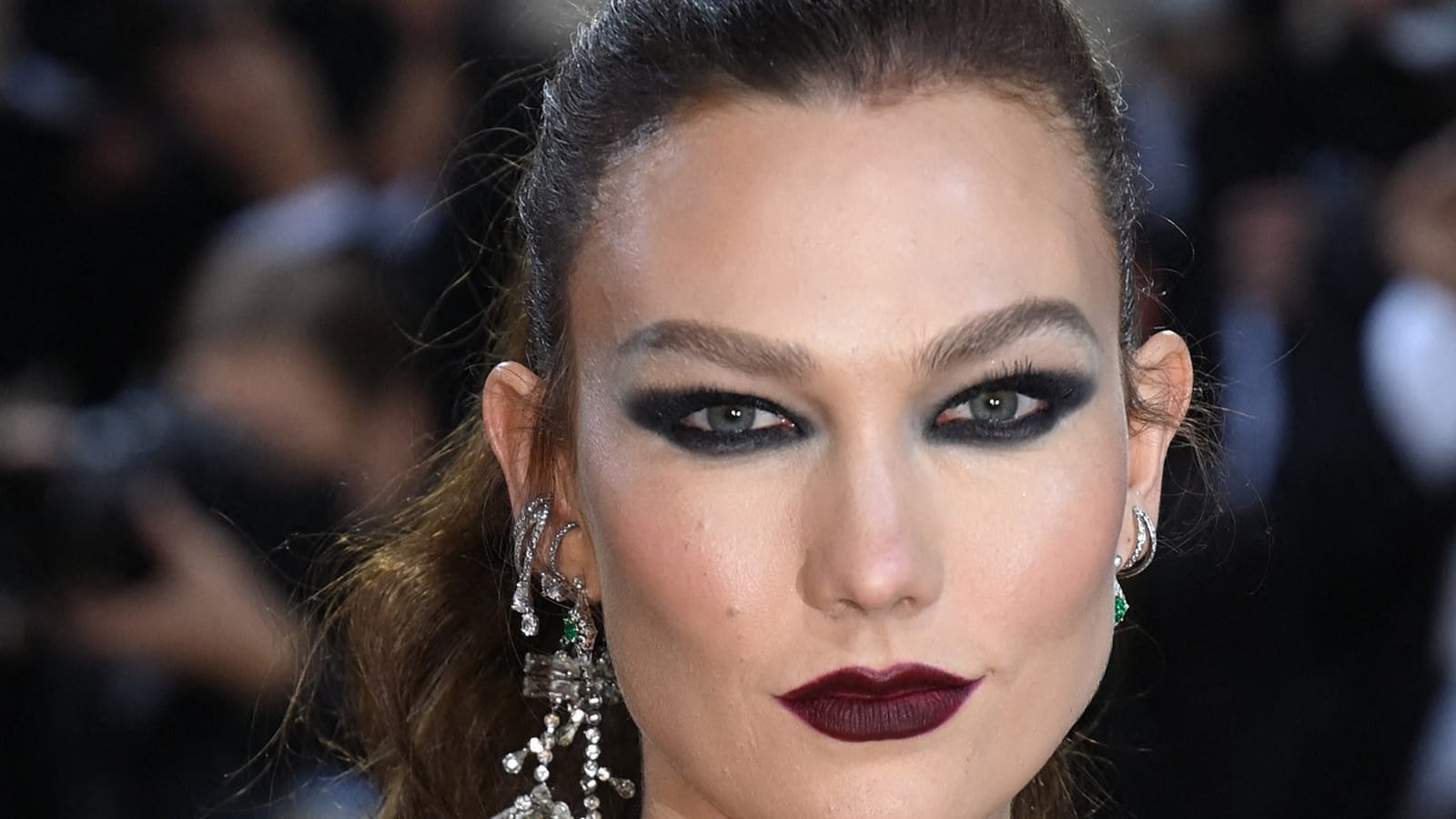 Karlie Kloss sans frange