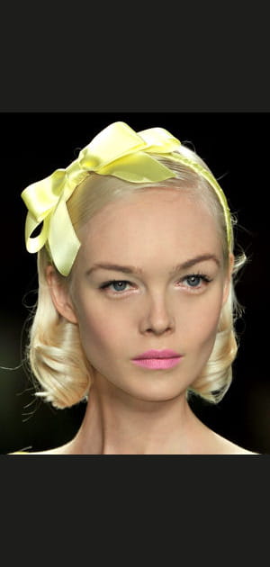 Egayer sa chevelure avec un n&oelig;ud