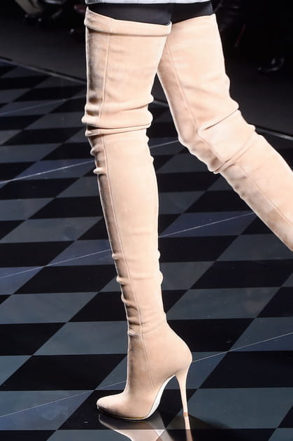 Les cuissardes nude du d&eacute;fil&eacute; Balmain