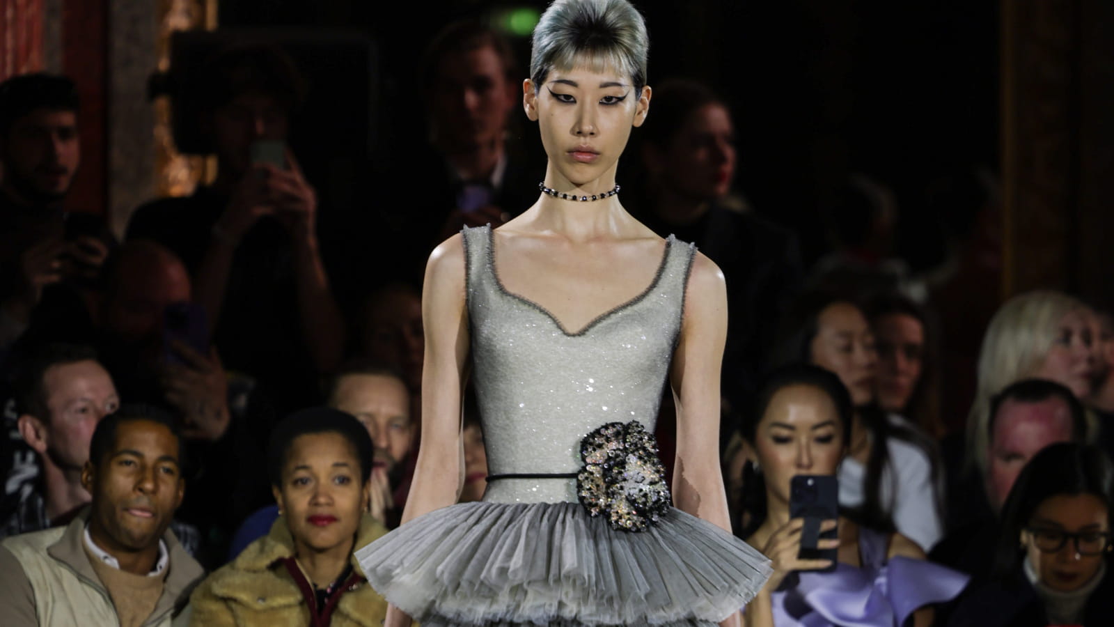 Look 16