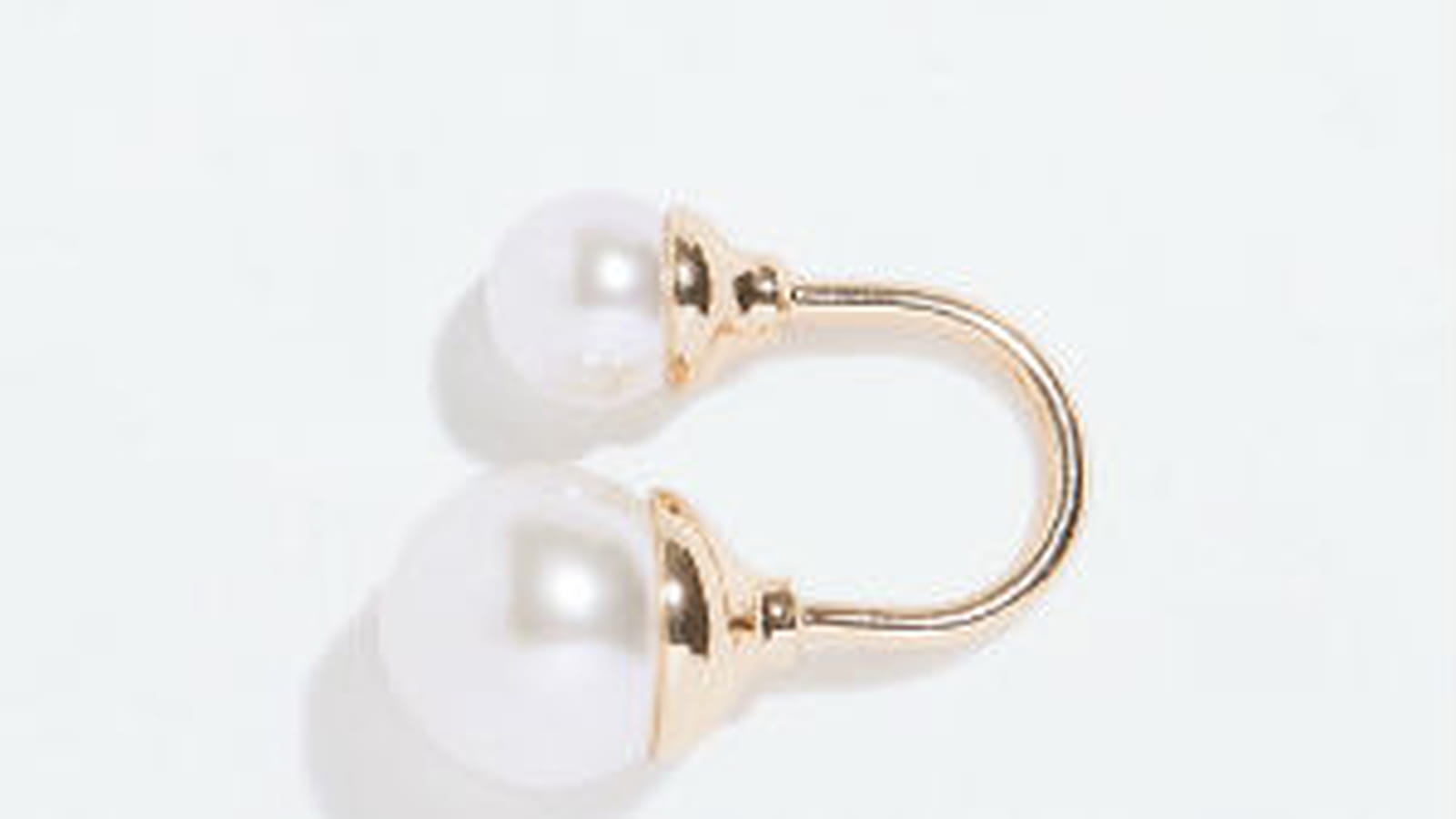 La bague perlée